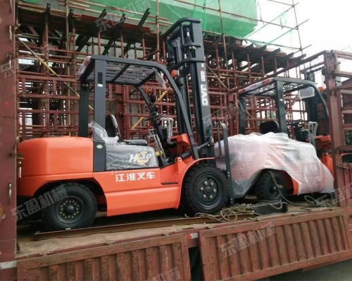 小噸位叉車發貨